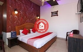 Flagship 75751 Hotel Surya Bahadrabad 3* India